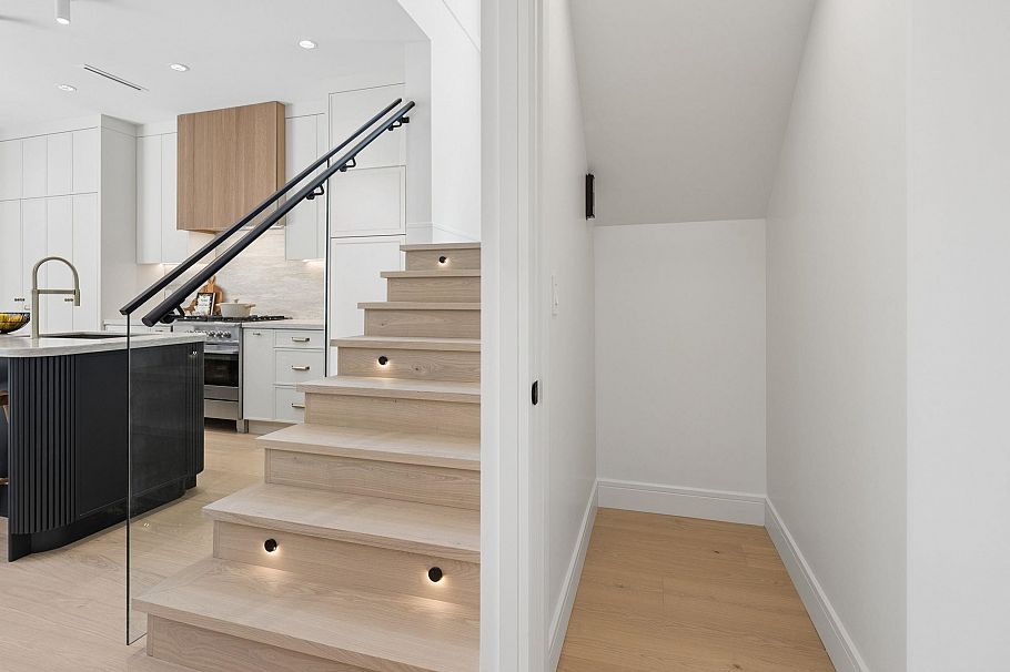 1 2815 Trinity Street Vancouver, BC - 23