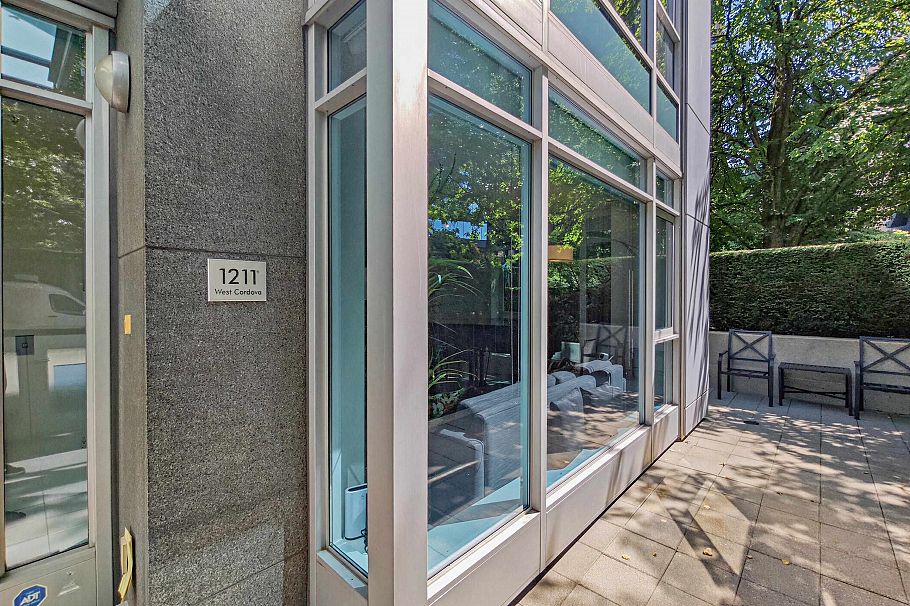 1211 W Cordova Street Vancouver, BC - 2