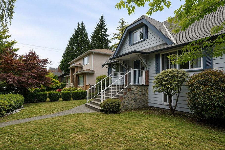 3885 W 35th Avenue Vancouver, BC - 3