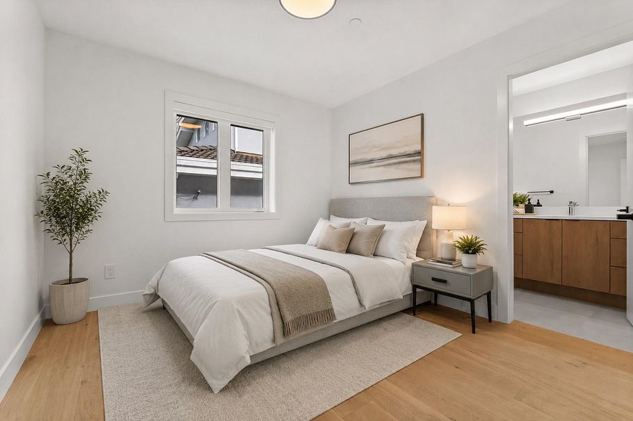 1 1368 Park Drive Vancouver, BC - 13