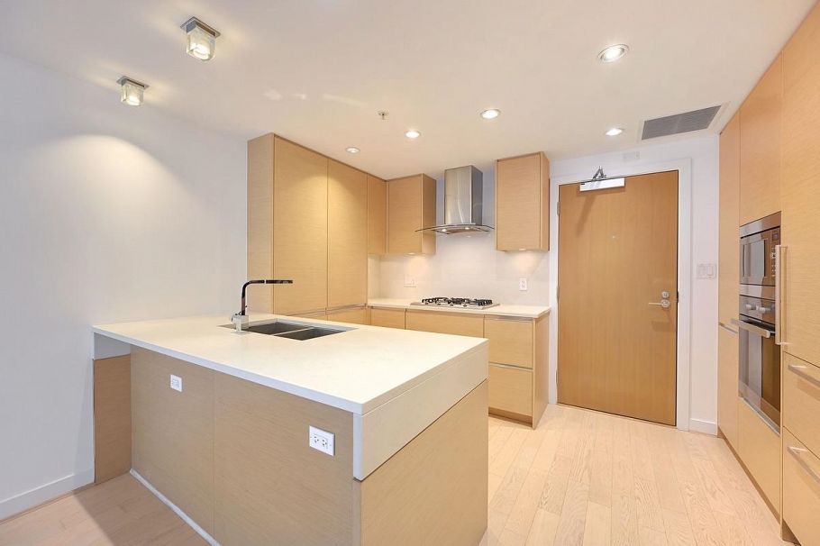 209 508 W 29th Avenue Vancouver, BC - 4