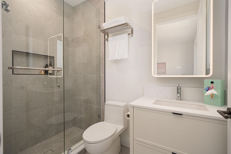 1 1592 Nanton Avenue Vancouver, BC - 18