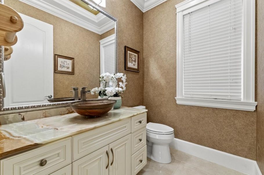 4077 W 13th Avenue Vancouver, BC - 25