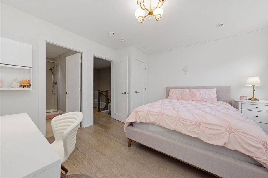 210 W 5th Street North Vancouver, BC - 16