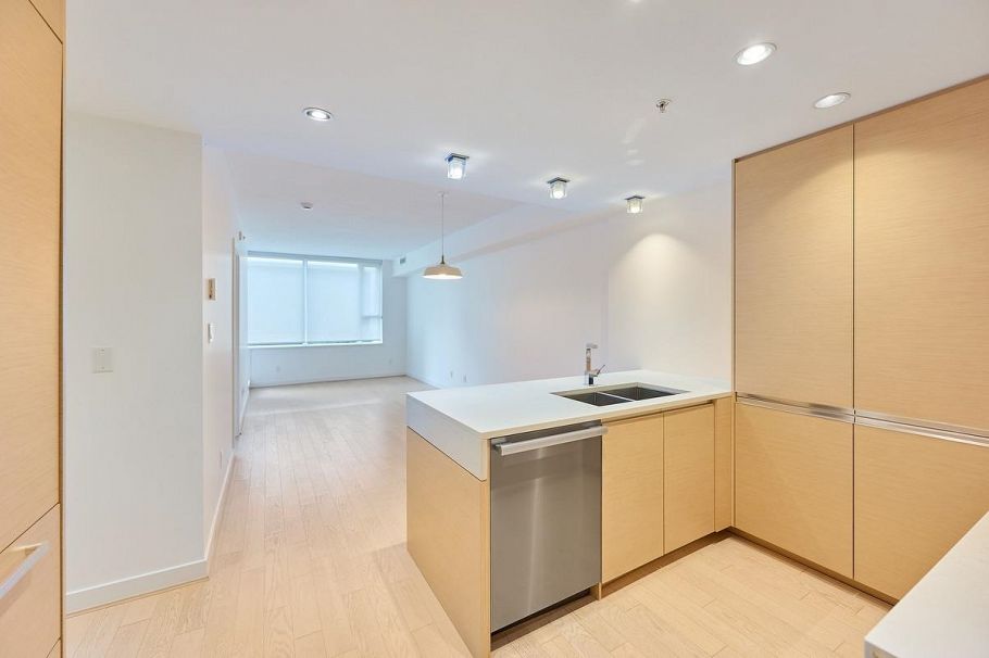 209 508 W 29th Avenue Vancouver, BC - 2
