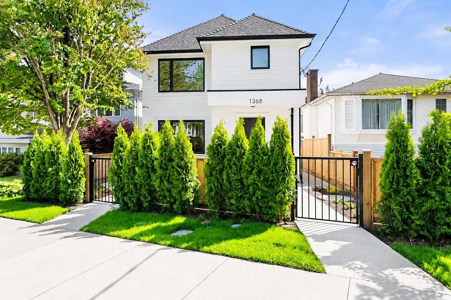 1 1368 Park Drive Vancouver, BC - 8