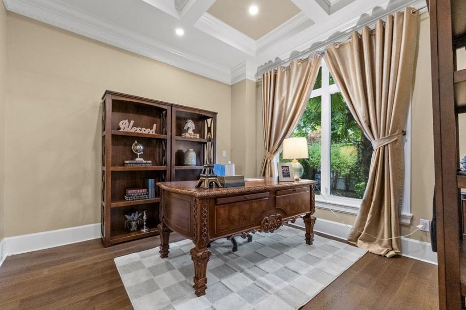 4077 W 13th Avenue Vancouver, BC - 4