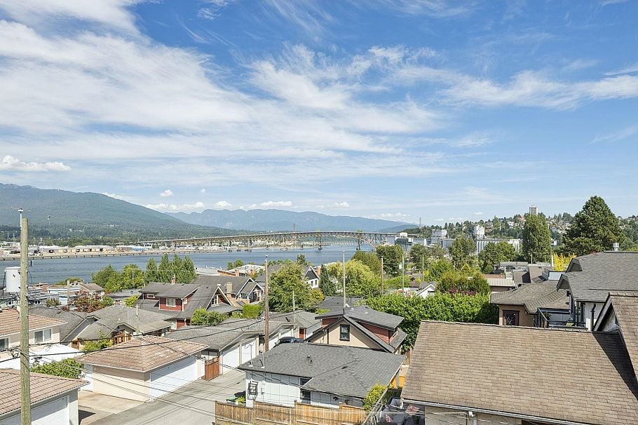 2 2815 Trinity Street Vancouver, BC - 34