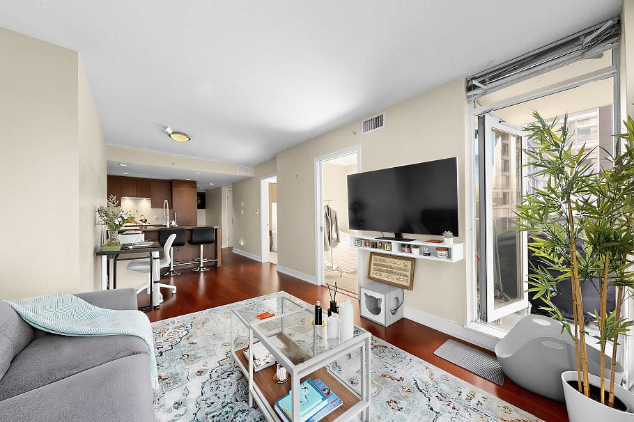 901 1055 Richards Street Vancouver, BC - 11