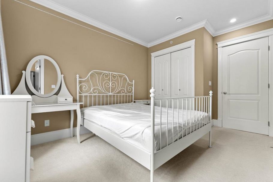 4077 W 13th Avenue Vancouver, BC - 23