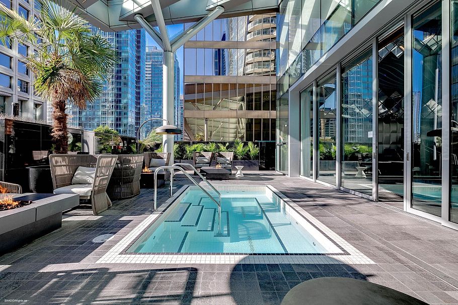 4705 1151 W Georgia Street Vancouver, BC - 1