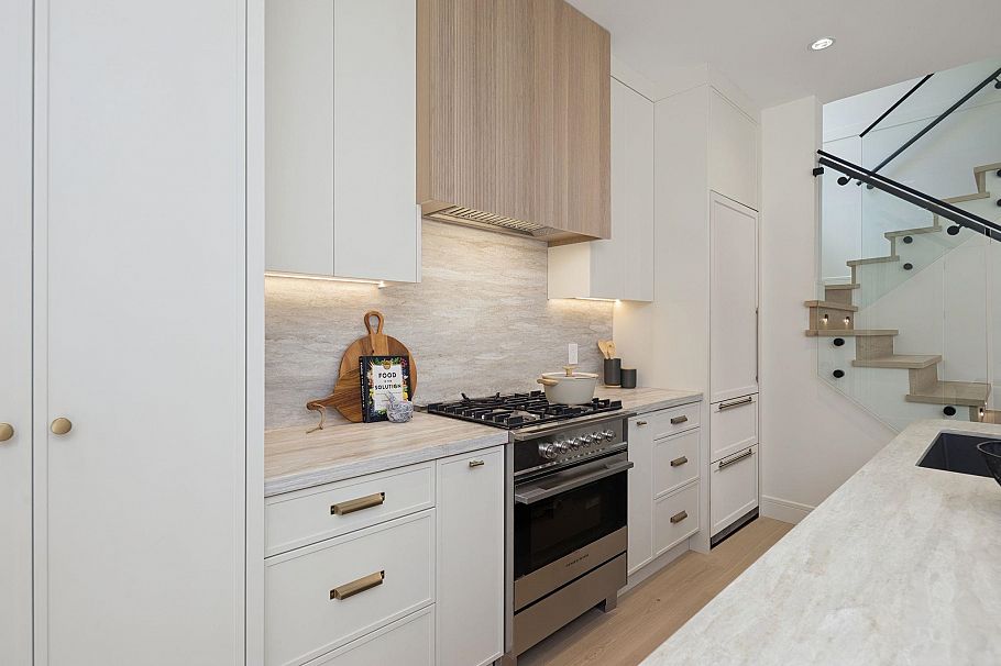 1 2815 Trinity Street Vancouver, BC - 12