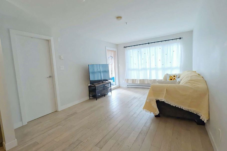 208 5555 Dunbar Street Vancouver, BC - 4