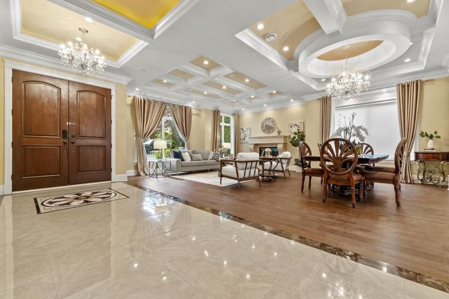 4077 W 13th Avenue Vancouver, BC - 2