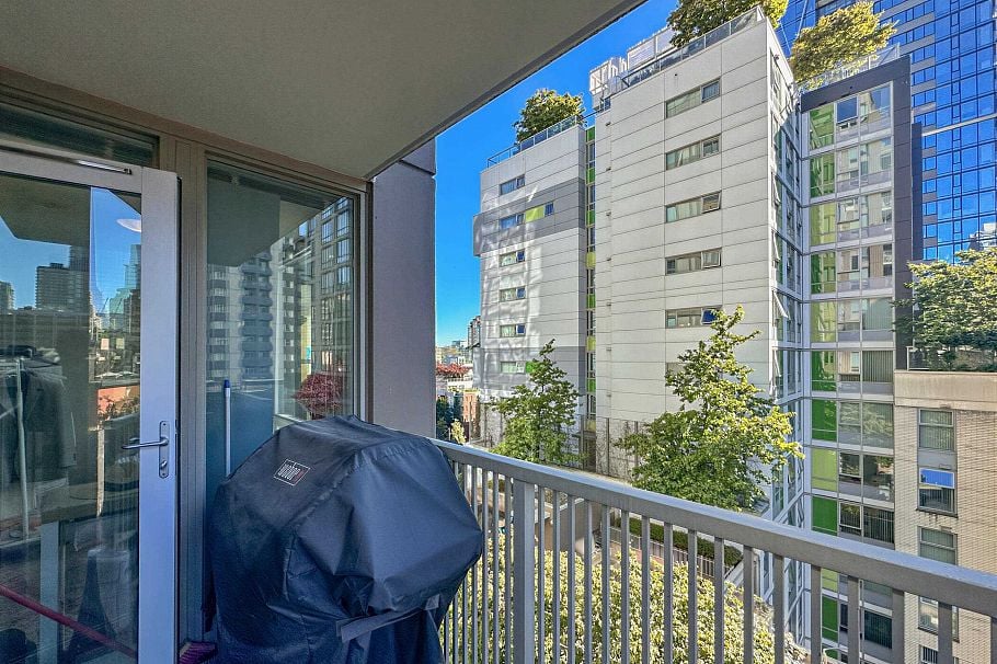 901 1055 Richards Street Vancouver, BC - 3