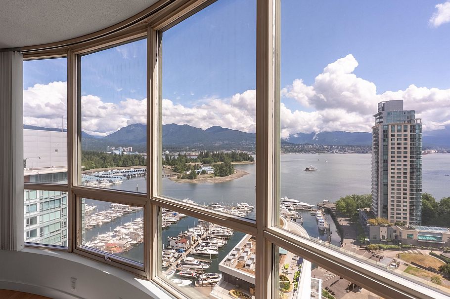 2102 588 Broughton Street Vancouver, BC - 3