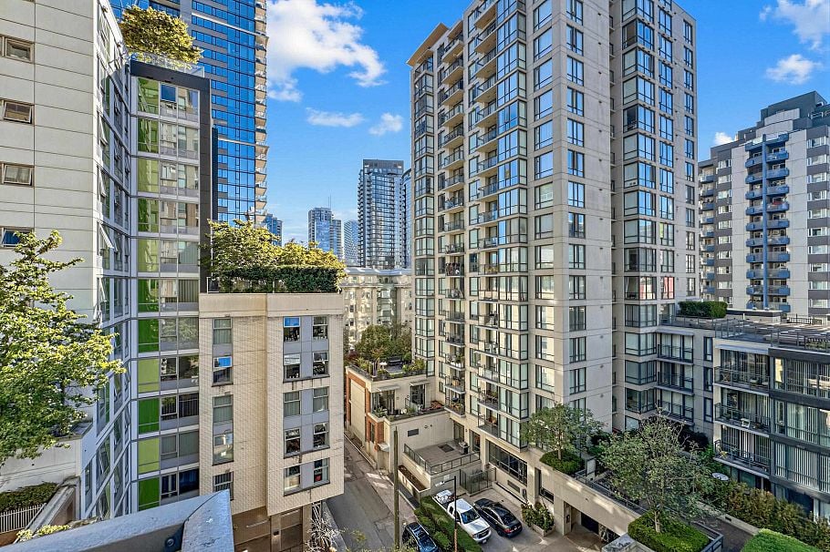 901 1055 Richards Street Vancouver, BC - 1