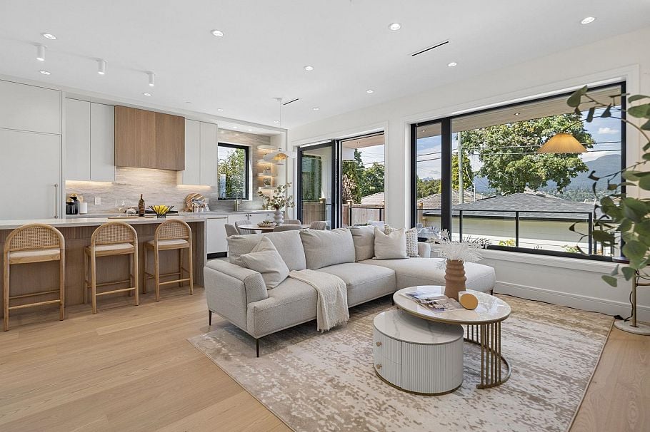 2 2815 Trinity Street Vancouver, BC - 3