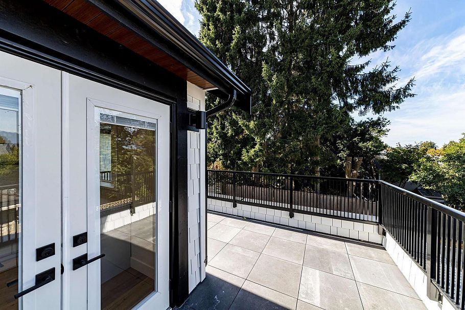 5447 Killarney Street Vancouver, BC - 5