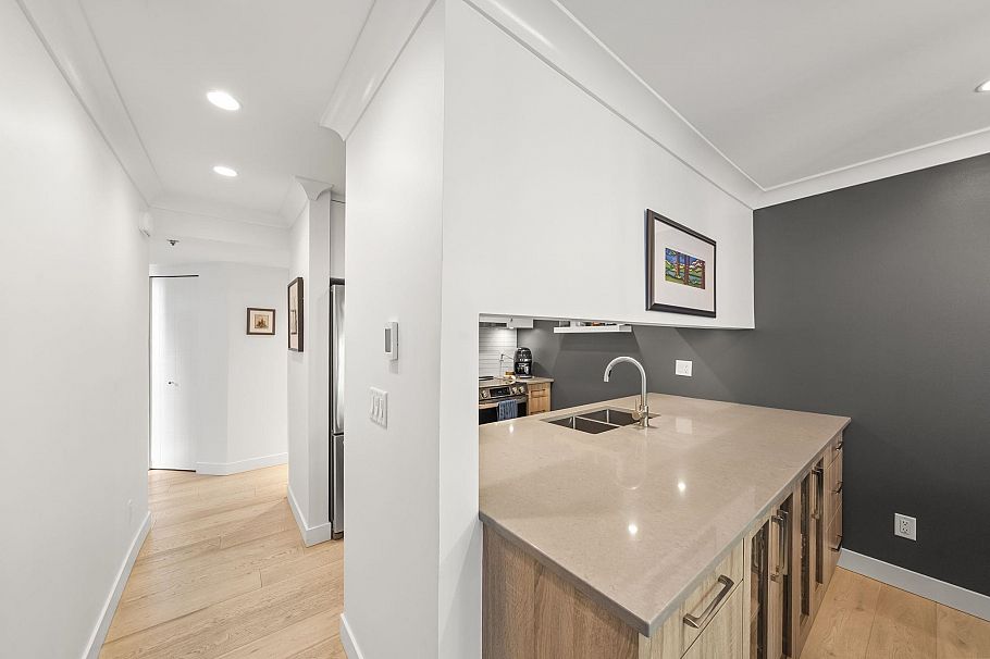 109 888 W 13th Avenue Vancouver, BC - 9