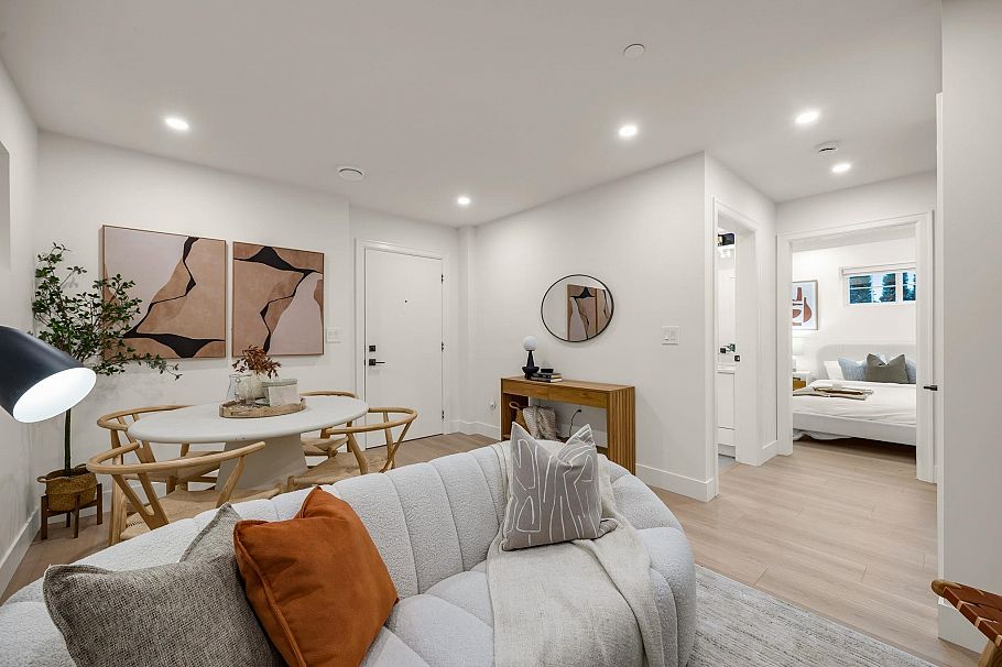 2153 E 20th Avenue Vancouver, BC - 22