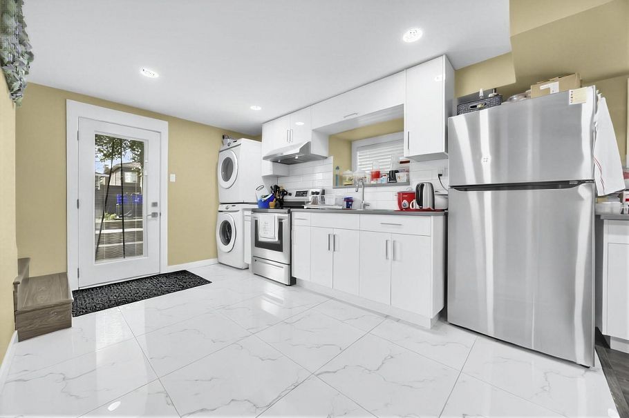 4967 Spencer Street Vancouver, BC - 5