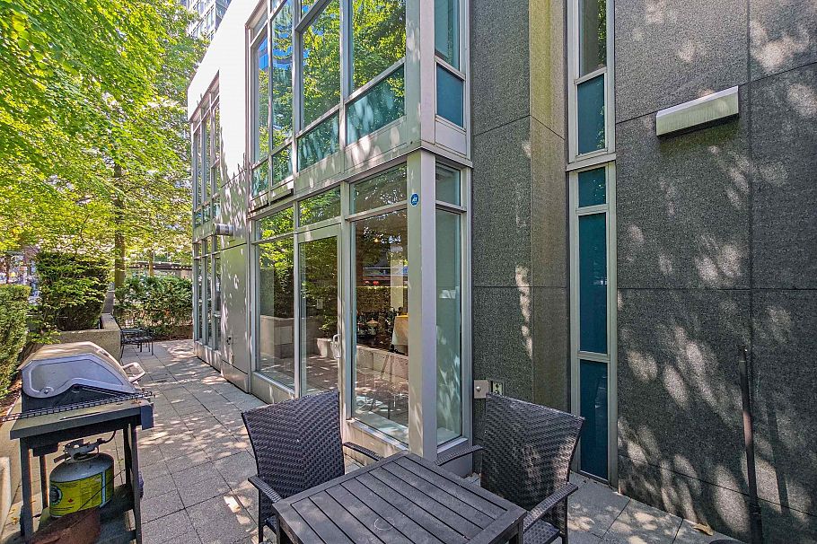 1211 W Cordova Street Vancouver, BC - 32