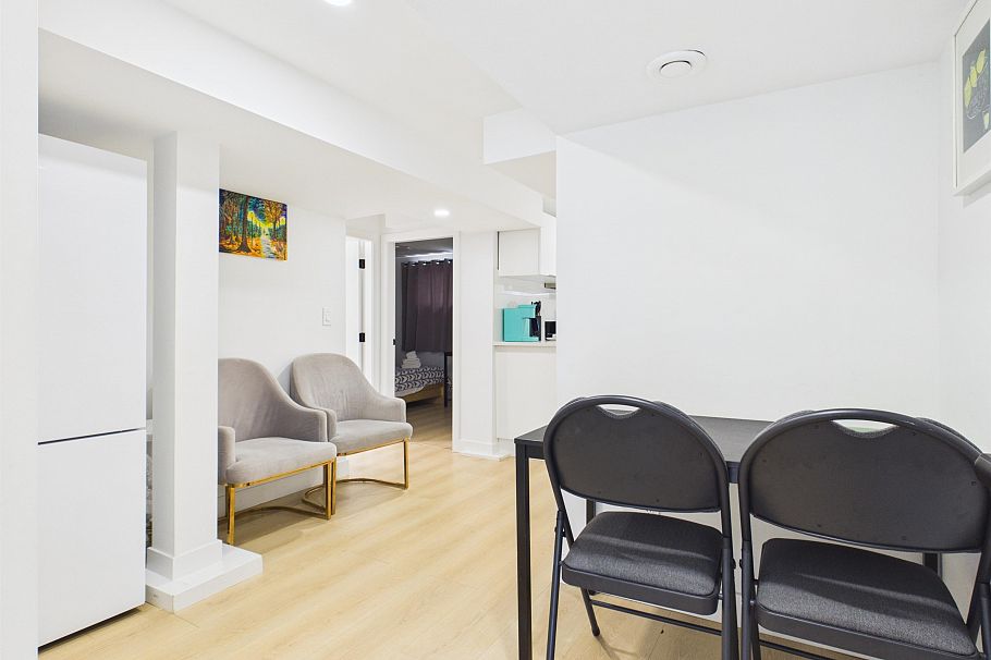 3885 W 35th Avenue Vancouver, BC - 18