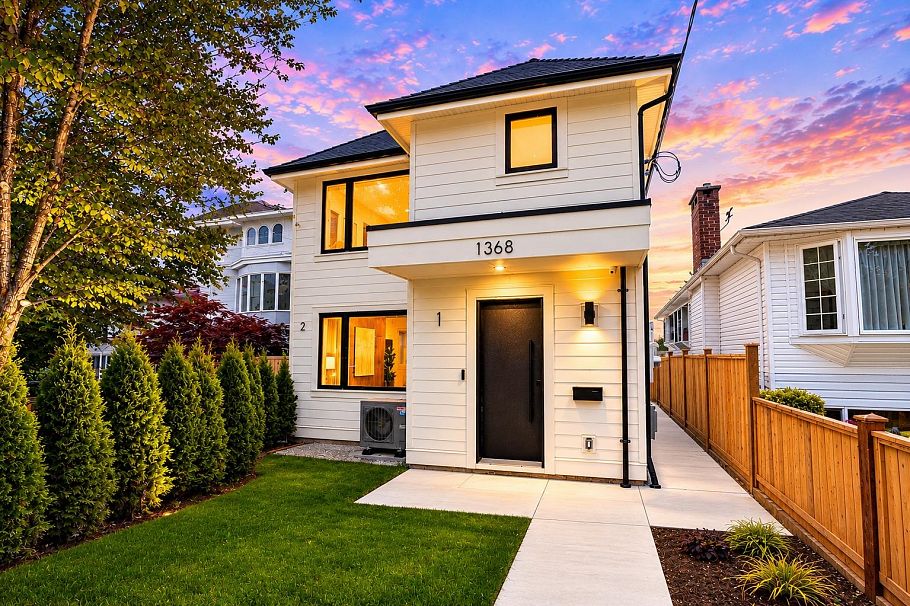 1 1368 Park Drive Vancouver, BC - 9