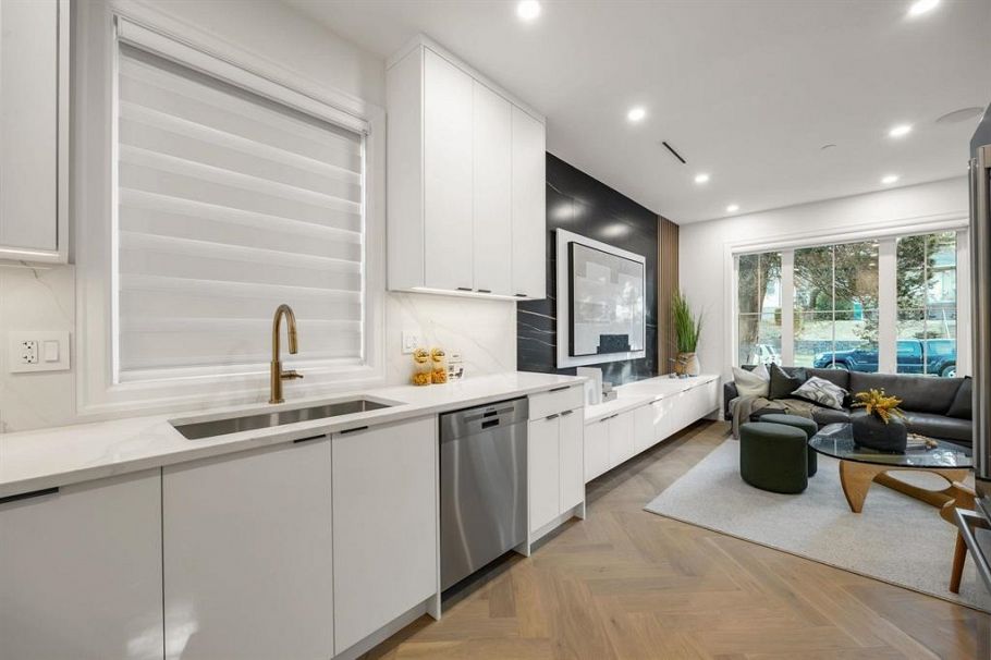 2153 E 20th Avenue Vancouver, BC - 6