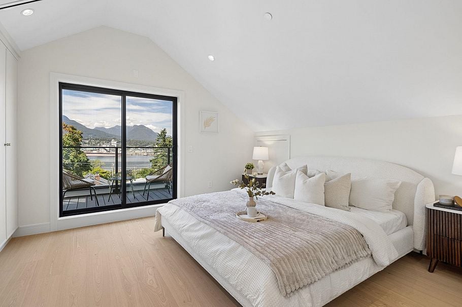 2 2815 Trinity Street Vancouver, BC - 30
