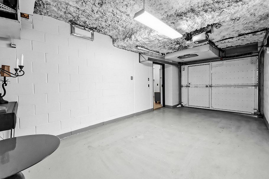 1211 W Cordova Street Vancouver, BC - 37
