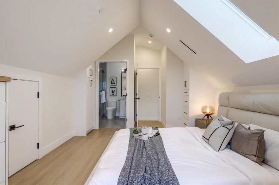 2 3695 E 26 Avenue Vancouver, BC - 21