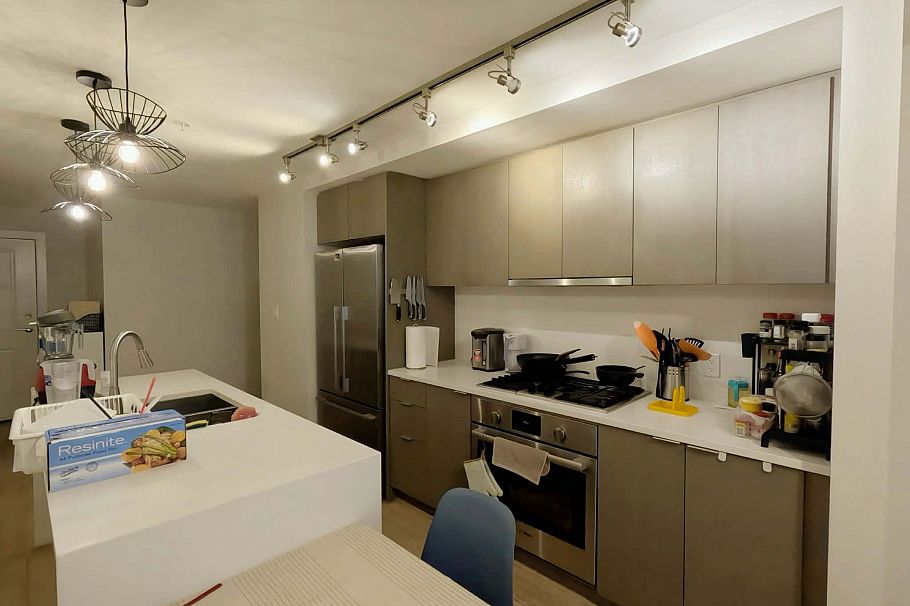 208 5555 Dunbar Street Vancouver, BC - 3
