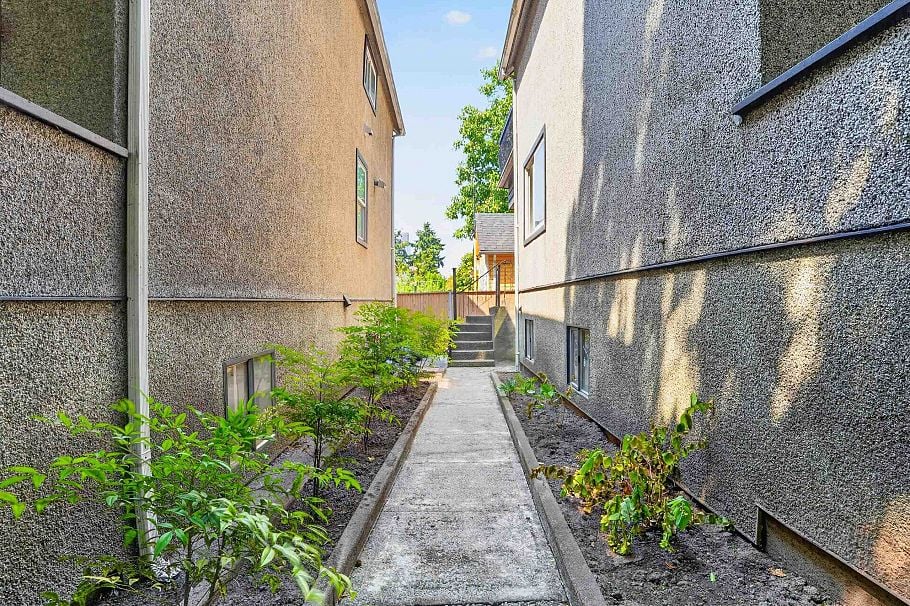 945-927 Princess Avenue Vancouver, BC - 18