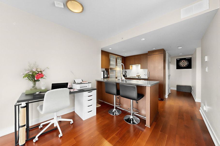 901 1055 Richards Street Vancouver, BC - 19