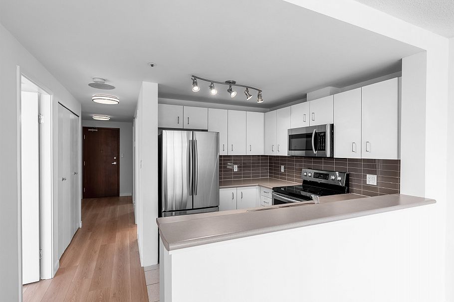 2102 588 Broughton Street Vancouver, BC - 5