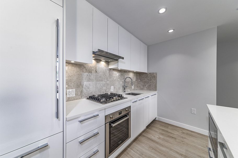 301 5380 Crooked Branch Road Vancouver, BC - 3
