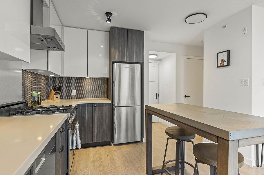 502 311 E 6th Avenue Vancouver, BC - 3