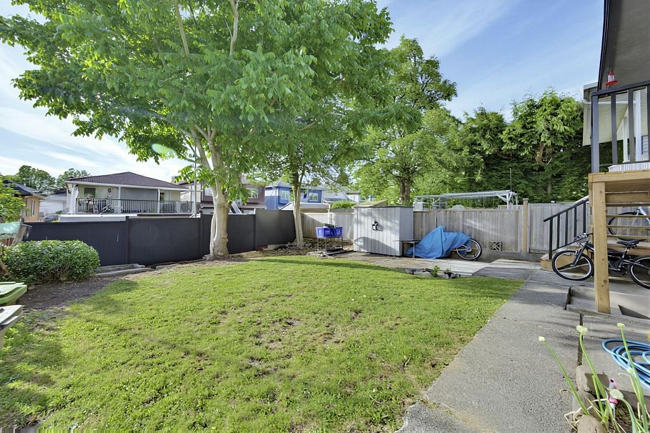 4967 Spencer Street Vancouver, BC - 3