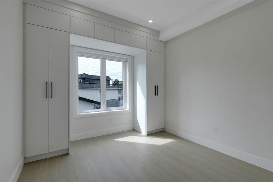 2 3695 E 26 Avenue Vancouver, BC - 24