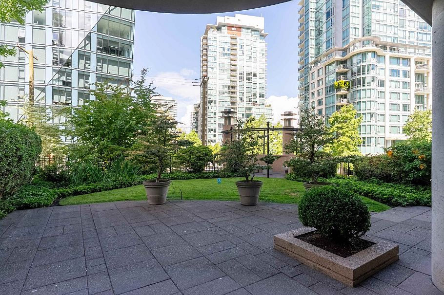2102 588 Broughton Street Vancouver, BC - 29