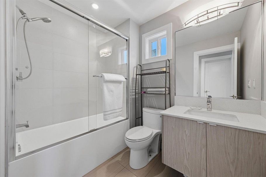 210 W 5th Street North Vancouver, BC - 21
