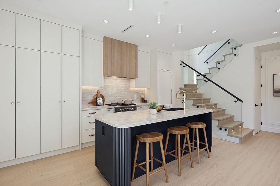 1 2815 Trinity Street Vancouver, BC - 16