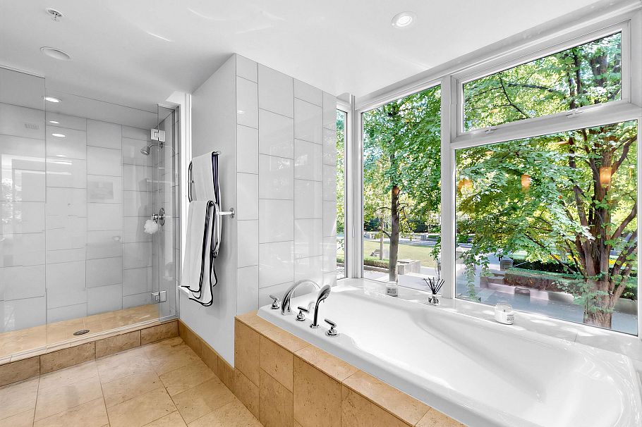 1211 W Cordova Street Vancouver, BC - 18