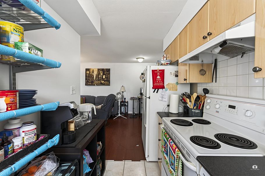 301 1099 W 71st Avenue Vancouver, BC - 8