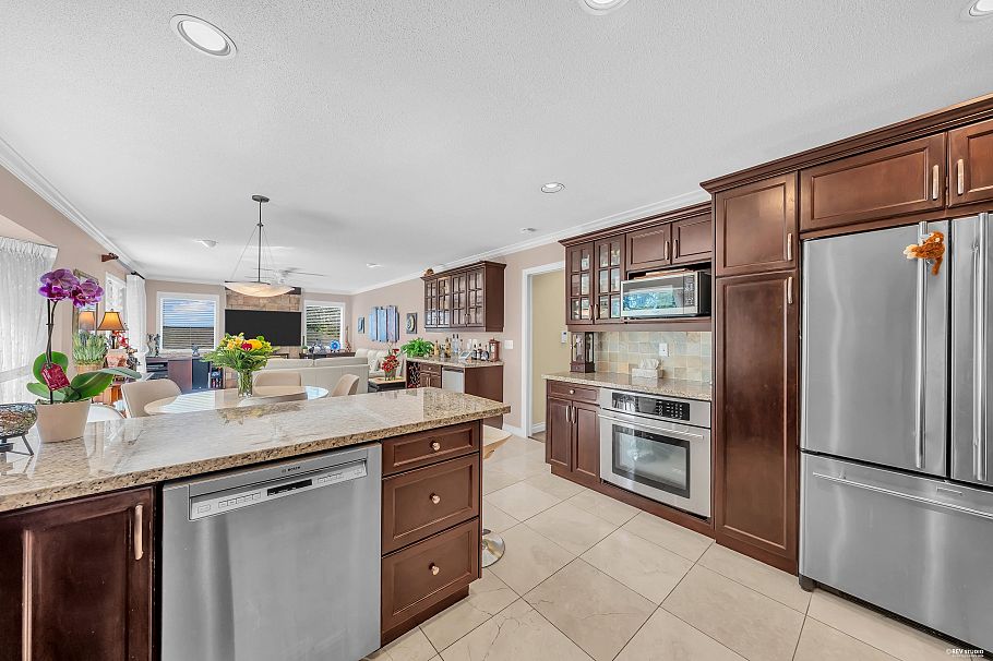 3898 Fromme Road North Vancouver, BC - 24