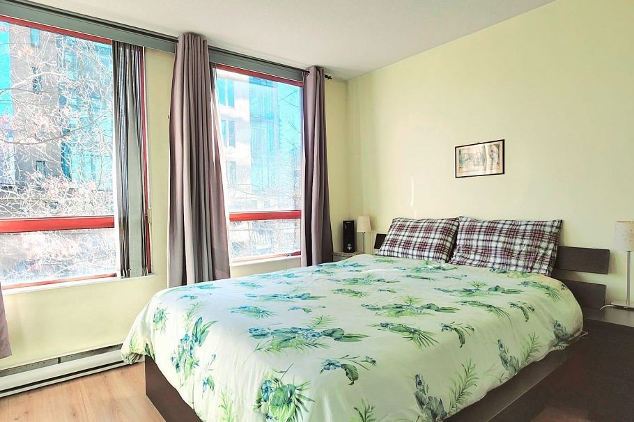 208 811 Helmcken Street Vancouver, BC - 10