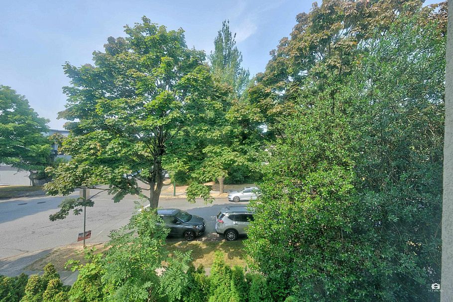 301 1099 W 71st Avenue Vancouver, BC - 30