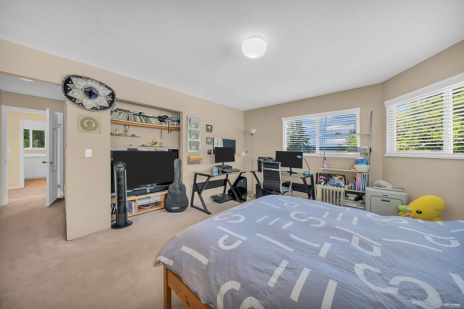 3898 Fromme Road North Vancouver, BC - 32